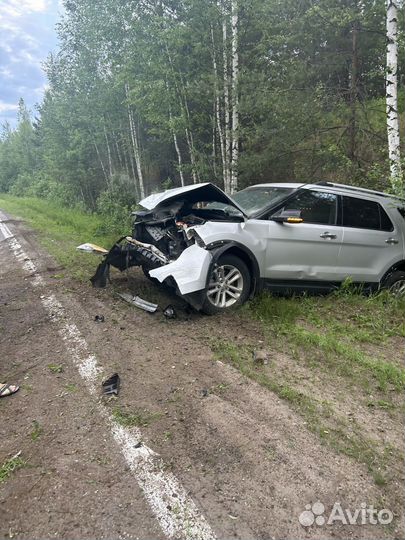 Ford Explorer 3.5 AT, 2014, битый, 250 000 км