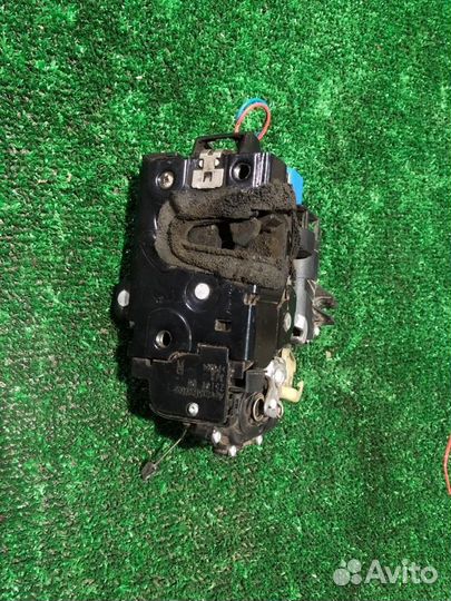 Замок двери передний правый Fabia Polo Transporter