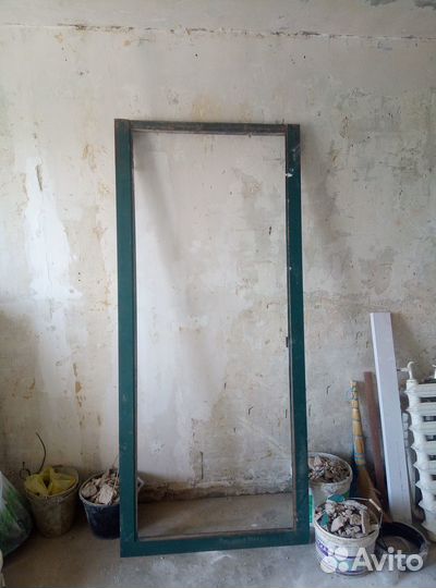 Дверь входная металлическая правая бу