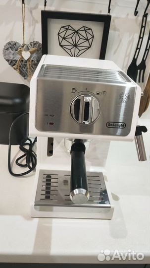 Кофеварка рожковая delonghi ECP 33.21