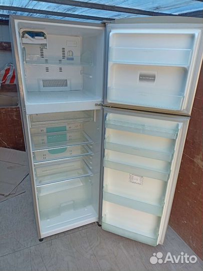 Холодильник бу toshiba