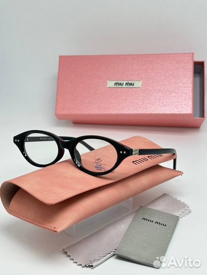 Солнцезащитные очки miu miu