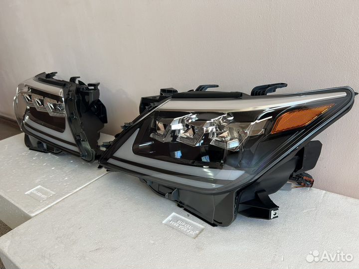 Фары Lexus LX570 в стиле 20 года