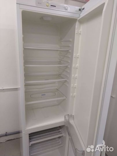 Холодильник whirlpool