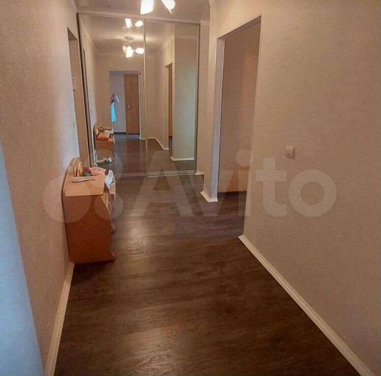Доля в 4-к. квартире, 95 м², 5/5 эт.