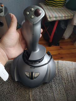 Джойстик Trust