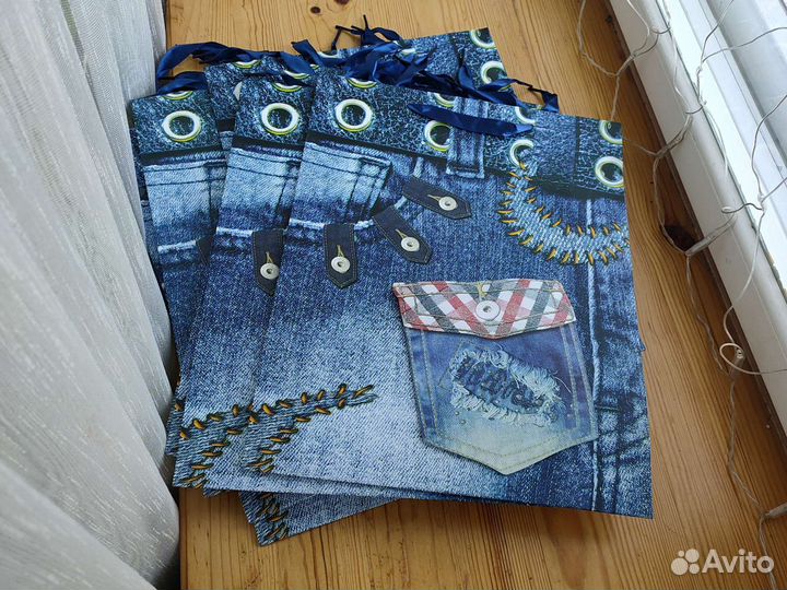 Подарочные пакеты с объемной вставкой