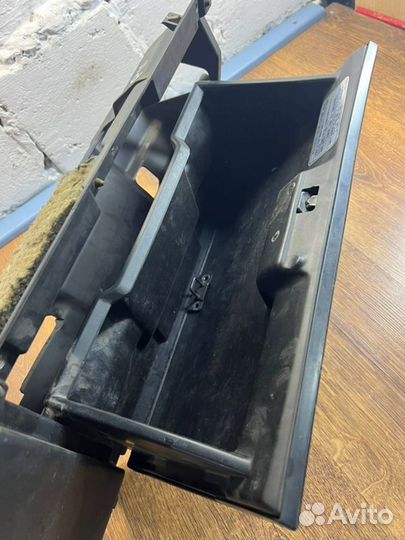 Бардачок Nissan Primera P11 седан 1.8 1998