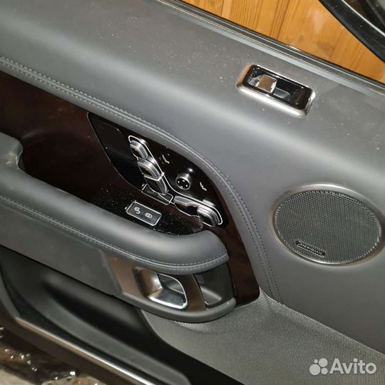 Range Rover 4 дверь передняя левая
