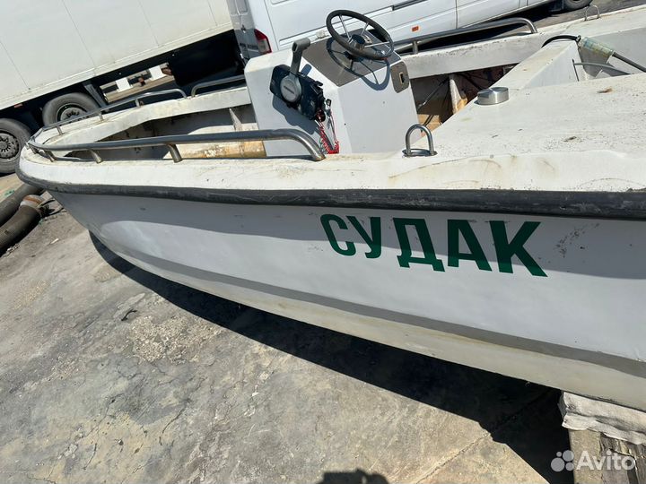 Лодка с мотором