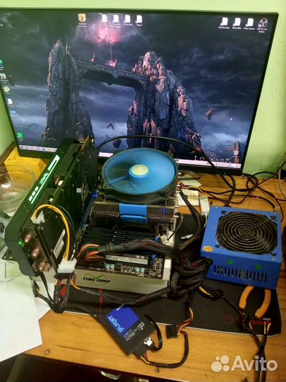 Материнская плата с процессором и памятью