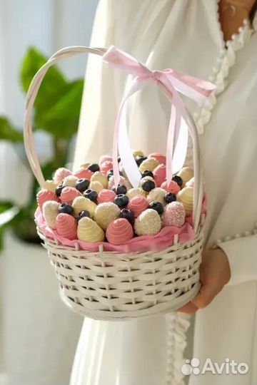 Корзины с клубникой в шоколаде