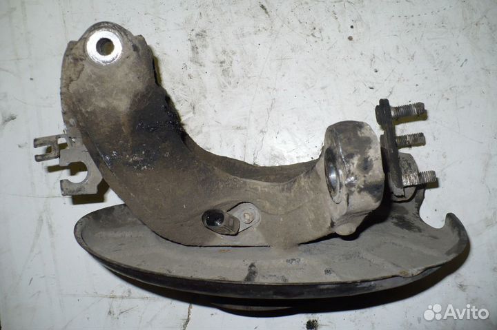 Кулак поворотный Фольксваген Пассат В-6