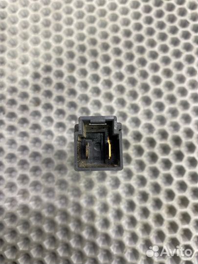 Б/У датчик педали тормоза (концевик) Nissan