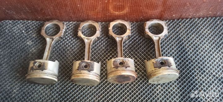 Поршень с шатуном renault logan 1.4