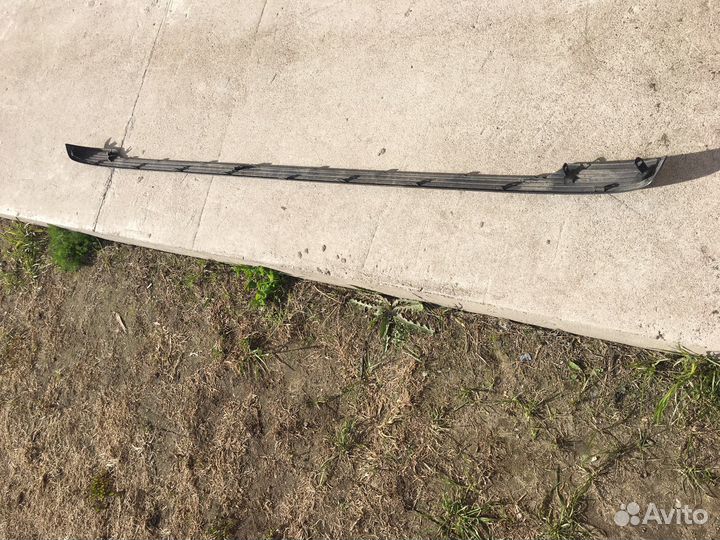 Молдинг заднего баспера Toyota Land Cruiser 200