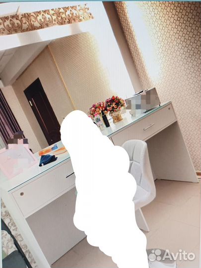 Столик для парикмахера