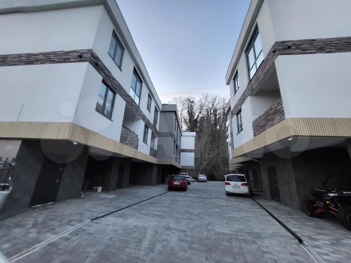 Дом 165 м² на участке 1 сот.