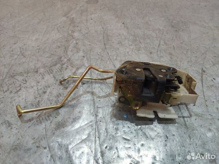 Замок двери передний правый Hyundai Sonata EF