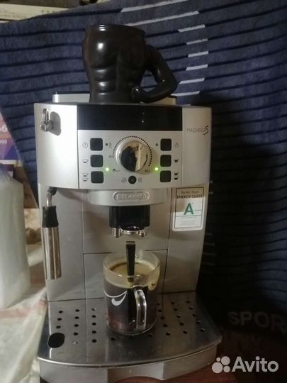 Кофемашина delonghi magnifica s