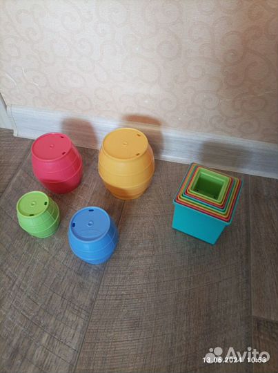 Развивающая игрушка Playskool. Формочки-боченки