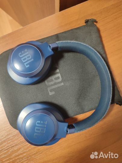 Продаю наушники livi JBL 660nc в хорошем состояни