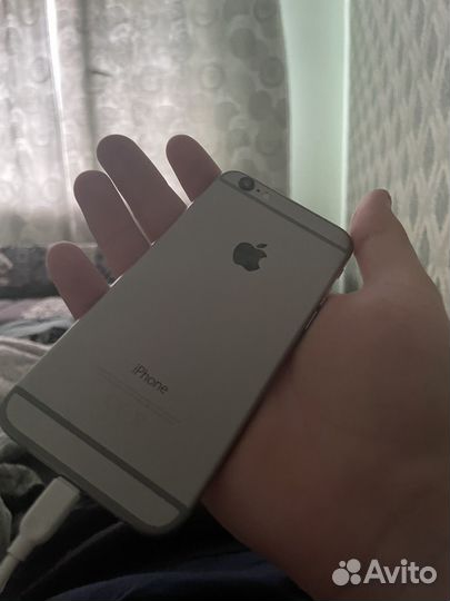 Телефон iPhone 6