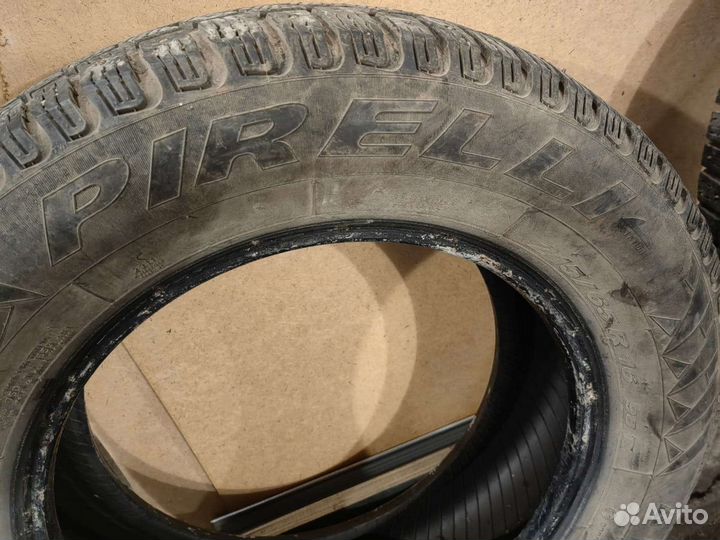 Pirelli Winter Carving Edge 215/65 R16