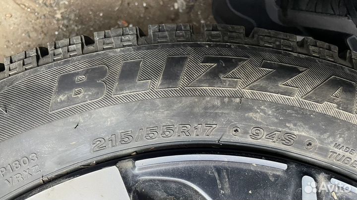 Зимние колеса 215/50/17 Bridgestone Blizzak VRX