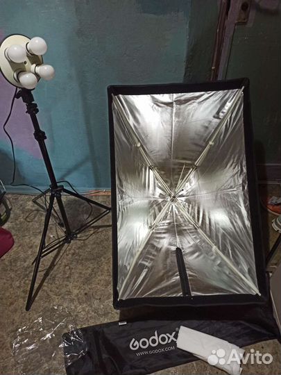 Софтбокс godox 60/90 и видеосвет на штативе