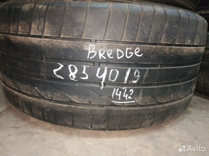 Bridgestone Potenza RE 050A l 285/40 R19