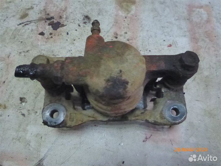 Суппорт задний правый Mitsubishi Outlander CU5W