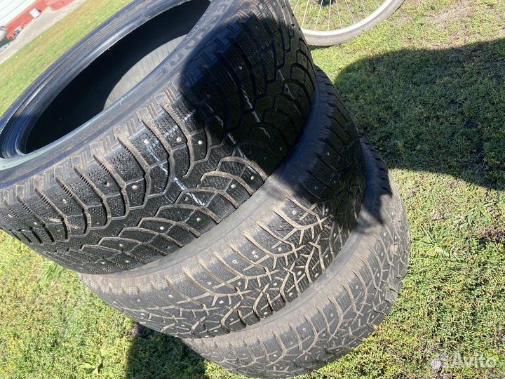Bridgestone Blizzak Spike-01 205/55 R16