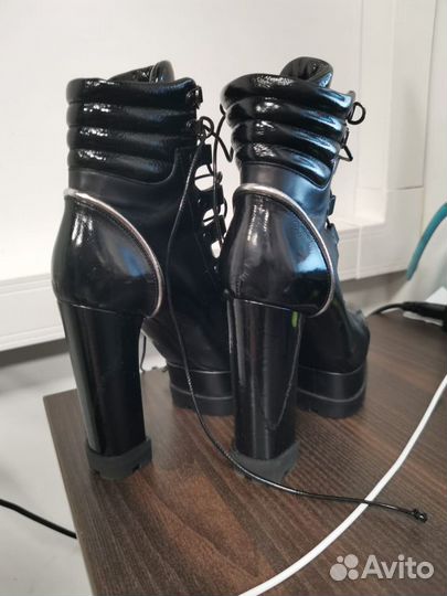 Ботинки женские Casadei 35.5