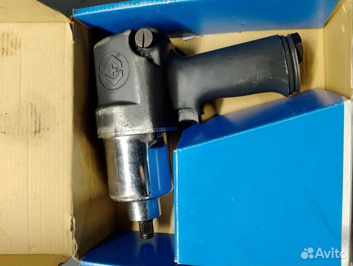 Пневмогайковерт ударный