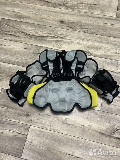 Вратарский нагрудник