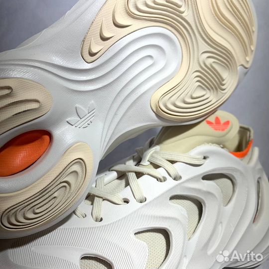 Кроссовки adidas