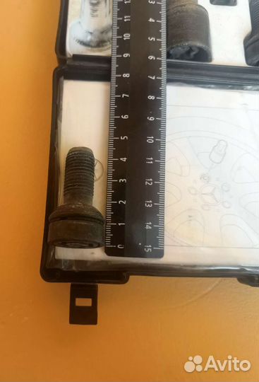 Оригинальные секретки для колес Mercedes-Benz