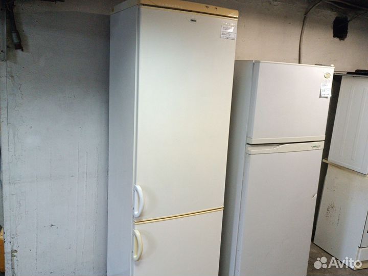 Холодильник Занусси высота 2 метра. Рабочий