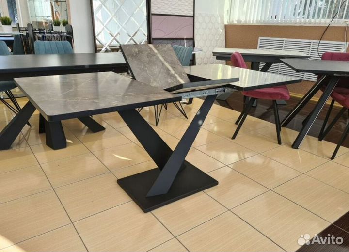 Стол повашимразмерам SVR-21943