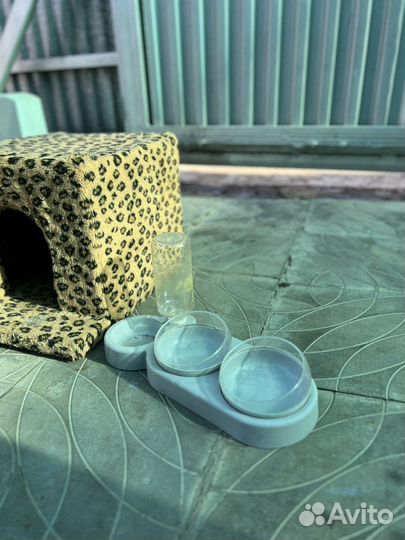 Домик для кошки с когтеточкой бу