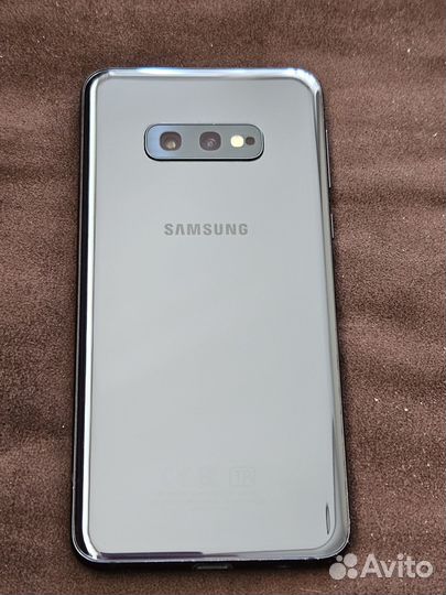 Samsung Galaxy S10e, 6/128 ГБ