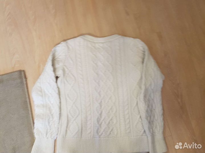 Свитер