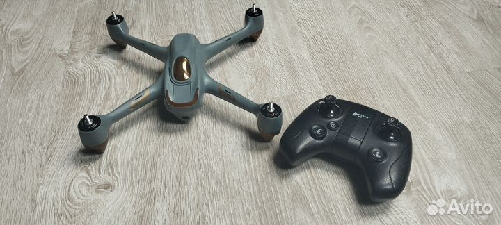 Квадрокоптер hubsan h501