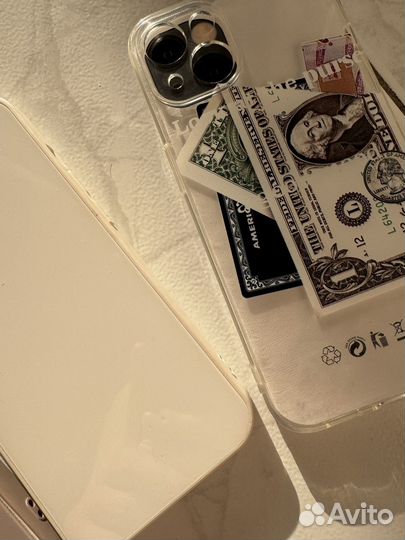 Чехол на iPhone 13
