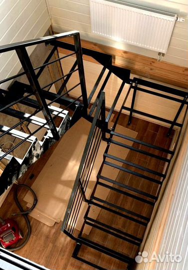 Перила деревянные с монтажем