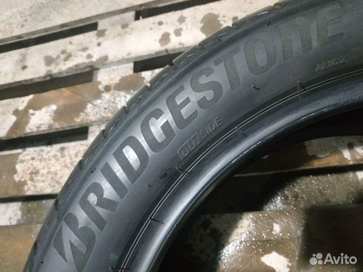 Bridgestone Alenza 001 235/50 R19 99V