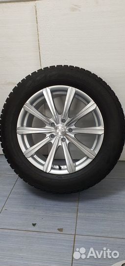 Новые, Volkswagen Tiguan, Skoda Kodiaq 215/65r17