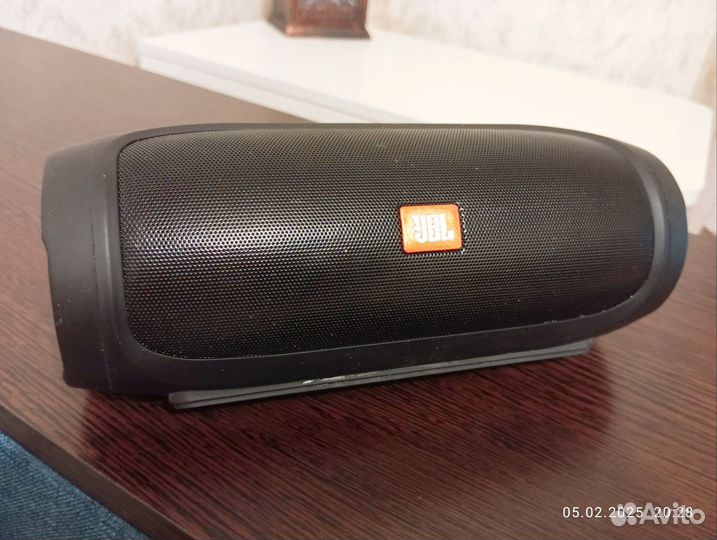 Портативная колонка jbl