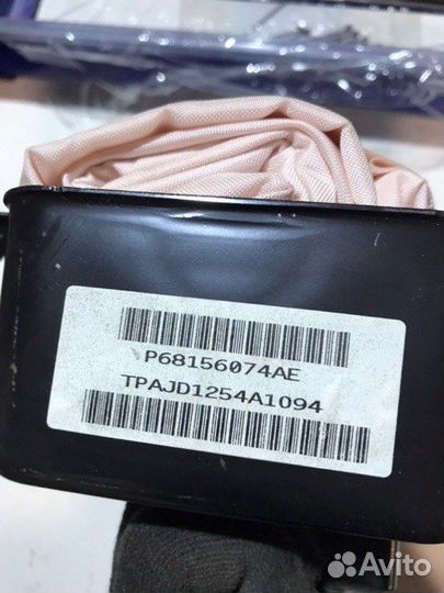 Подушка безопасности пассажира Jeep Cherokee KL